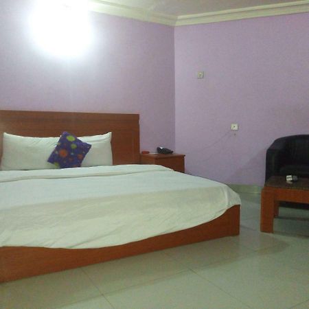 Flamingo Hotel Festac Town Dış mekan fotoğraf