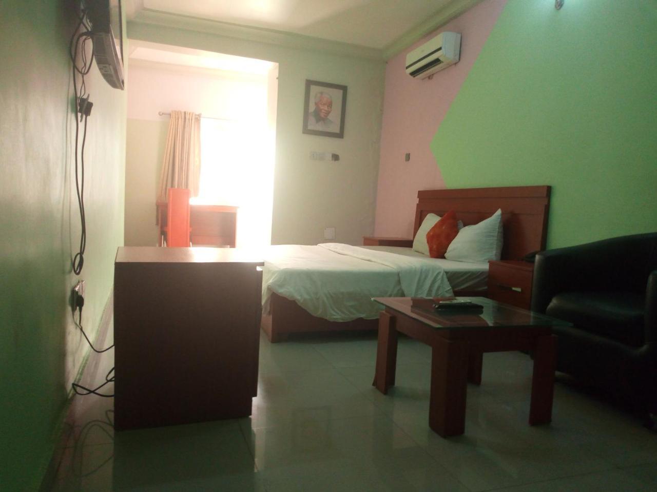 Flamingo Hotel Festac Town Dış mekan fotoğraf