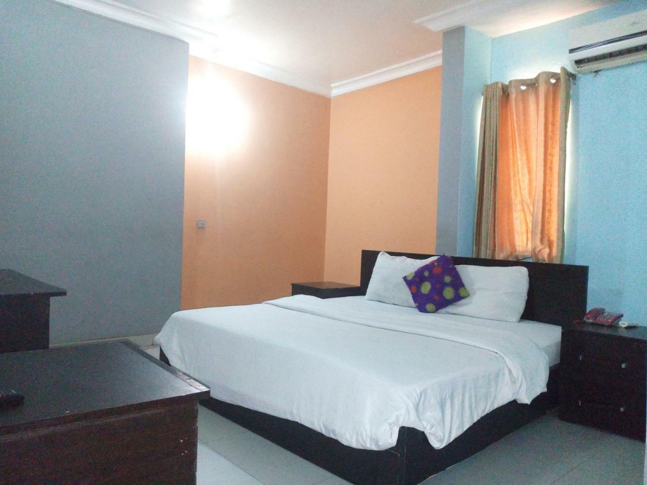 Flamingo Hotel Festac Town Dış mekan fotoğraf